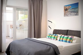 Beachfront Villa near Zlatni rat