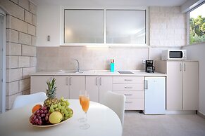 Beachfront Villa near Zlatni rat