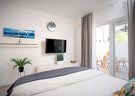 Beachfront Villa near Zlatni rat