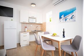 Beachfront Villa near Zlatni rat