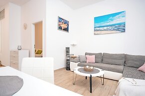 Beachfront Villa near Zlatni rat