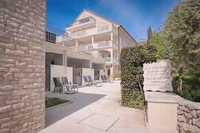 Beachfront Villa near Zlatni rat