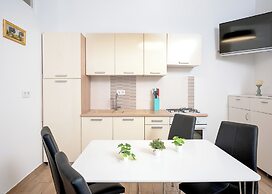 Beachfront Villa near Zlatni rat