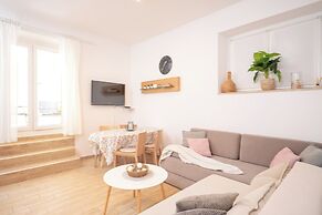 Beachfront Villa near Zlatni rat