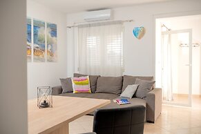 Beachfront Villa near Zlatni rat