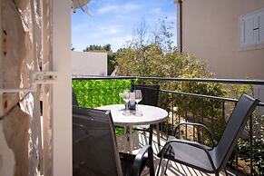 Beachfront Villa near Zlatni rat