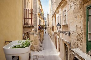 Mirabella Apartment in Ortigia