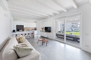 La Cittadella PT-6 by Wonderful Italy