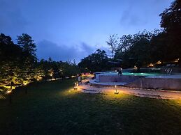 Citrus Prime Hill Queen Resort