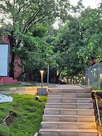 Citrus Prime Hill Queen Resort