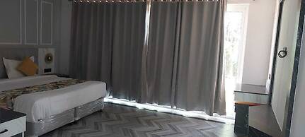 Citrus Prime Hill Queen Resort