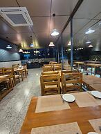 Citrus Prime Hill Queen Resort