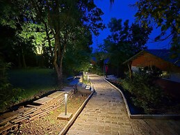 Citrus Prime Hill Queen Resort