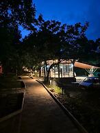 Citrus Prime Hill Queen Resort