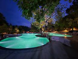 Citrus Prime Hill Queen Resort