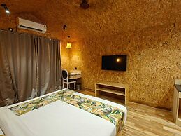 Citrus Prime Hill Queen Resort