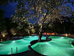 Citrus Prime Hill Queen Resort