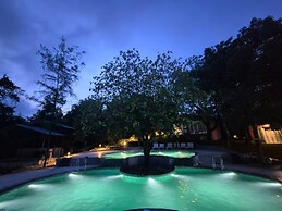 Citrus Prime Hill Queen Resort