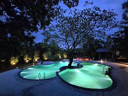Citrus Prime Hill Queen Resort