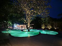 Citrus Prime Hill Queen Resort