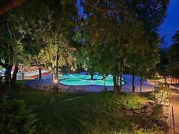 Citrus Prime Hill Queen Resort