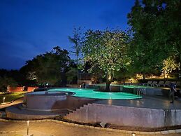 Citrus Prime Hill Queen Resort