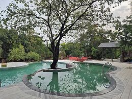 Citrus Prime Hill Queen Resort