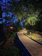 Citrus Prime Hill Queen Resort