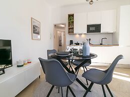 Lake River Apartment