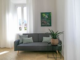 Lake River Apartment