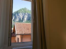 Lake River Apartment