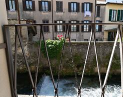 Lake River Apartment