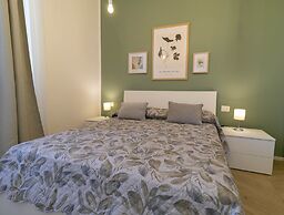 Lake River Apartment