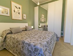 Lake River Apartment