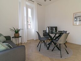 Lake River Apartment