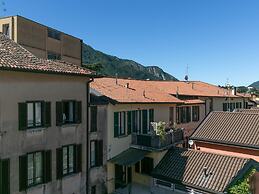 Lake River Apartment