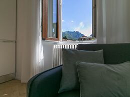 Lake River Apartment