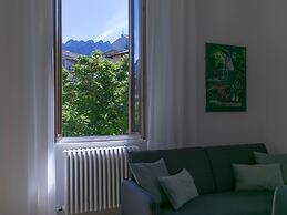 Lake River Apartment