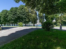 Lake River Apartment