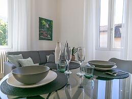 Lake River Apartment