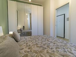 Lake River Apartment