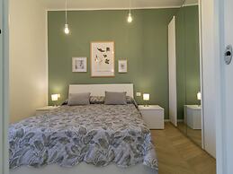 Lake River Apartment