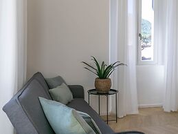 Lake River Apartment