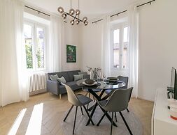 Lake River Apartment