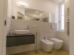 Lake River Apartment