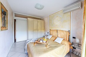 Residence Villa Giulia 5-03 with pool