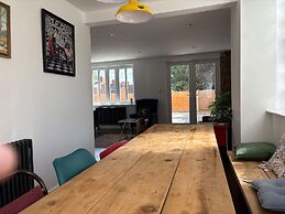 Northampton Oasis - 4 Bedroom House