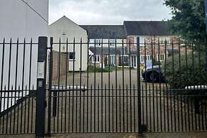 Northampton Oasis - 4 Bedroom House