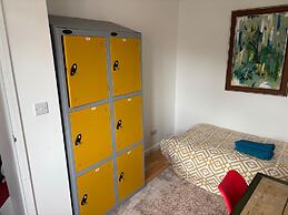 Northampton Oasis - 4 Bedroom House