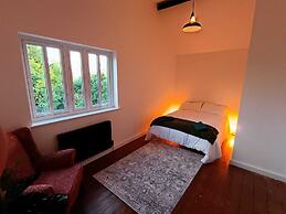Northampton Oasis - 4 Bedroom House